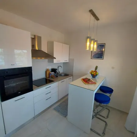 度假居 Family Friendly House With A Swimming Pool Dramalj - - 22827 茨里克韦尼察
